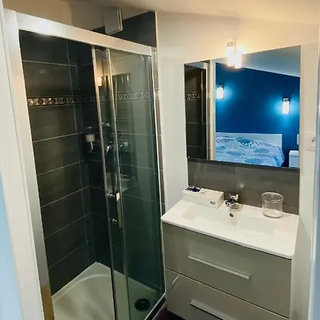 Apartment Bel Immeuble Renove Dans Le Coeur Historique Poitiers