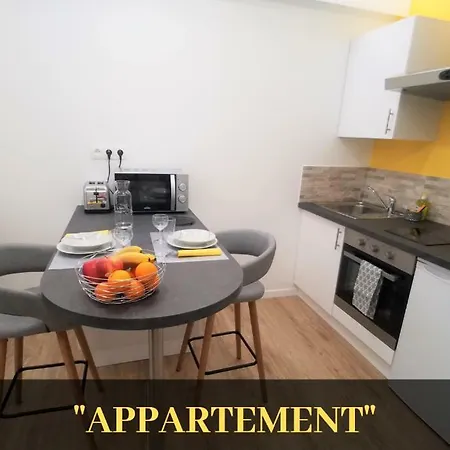 Apartment Bel Immeuble Renove Dans Le Coeur Historique